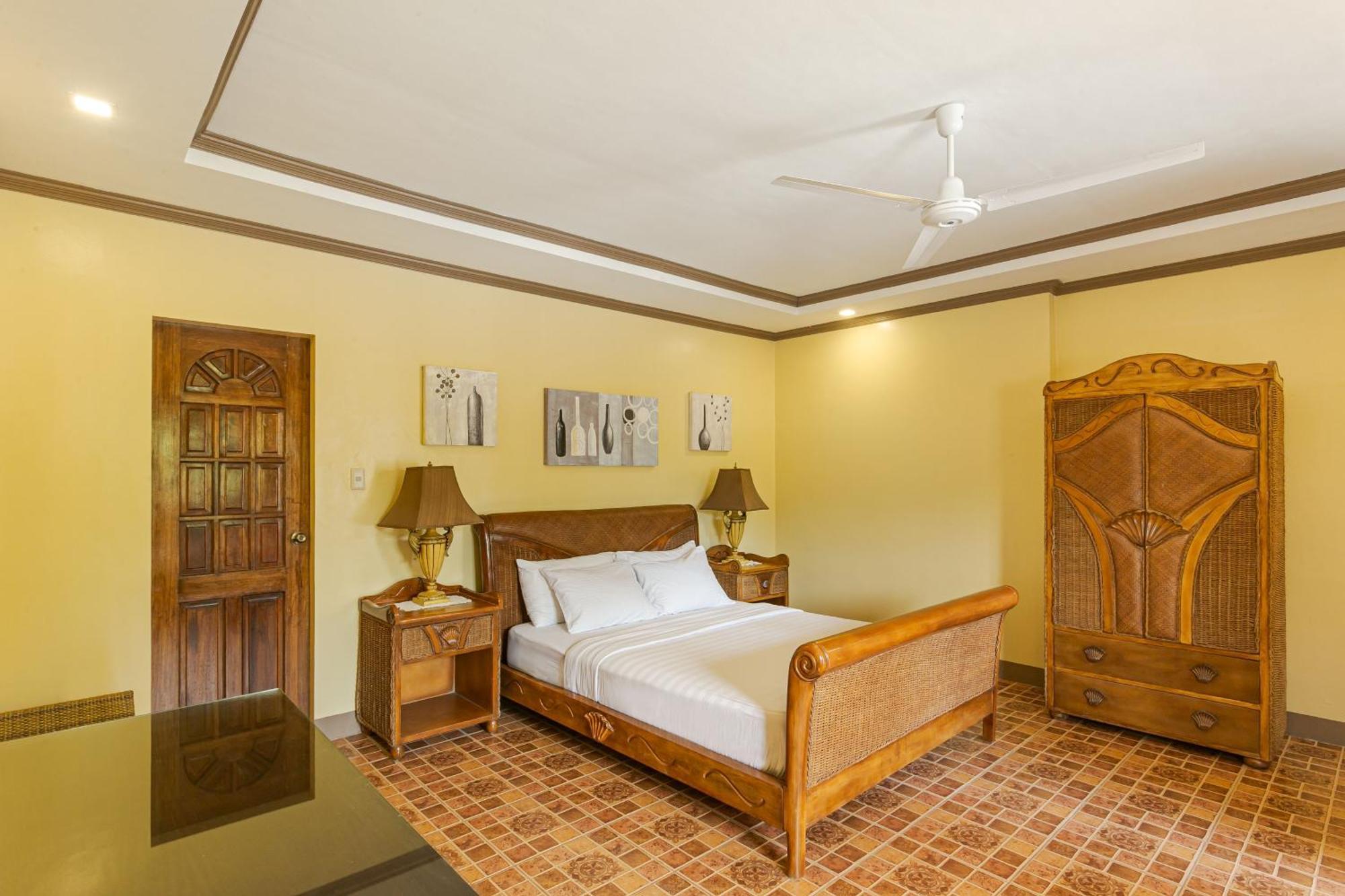 Turtle Bay Dive Resort Moalboal Bagian luar foto